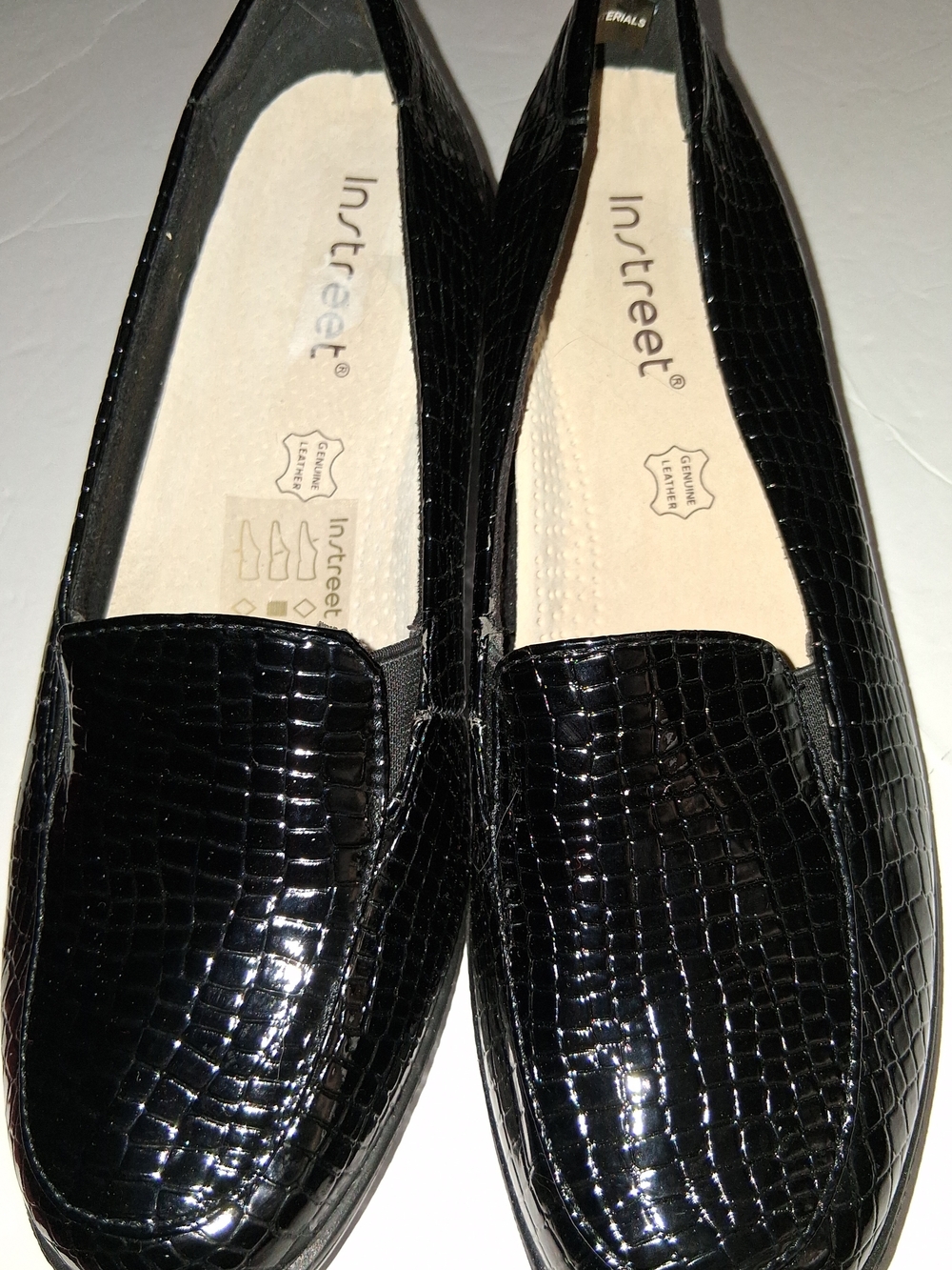 Women's Black Croc-Embossed Slip-On Loafers
